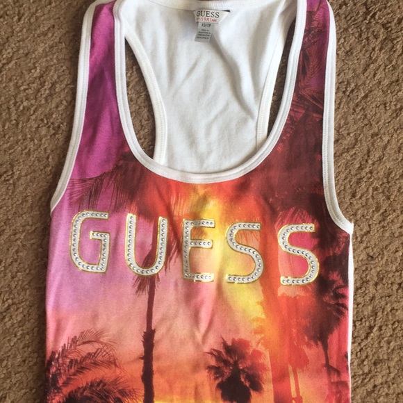 GUESS Summer Top - Picture 3 of 3